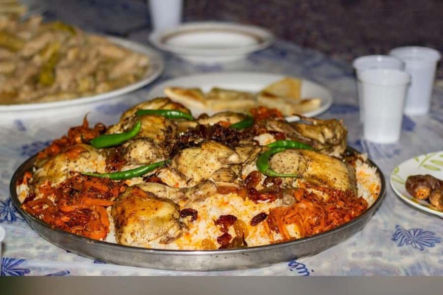 Saudi Arabia Tour from Bahrain including Traditional Meal - Who should book this experience?