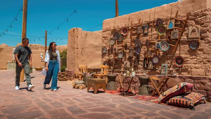 Tour AlUla's Old Town - Walking the maze of mudbrick alleys